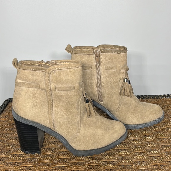 NWOT brown Jacqueline smith boots with chunky heel and  zipper on side - Picture 2 of 6